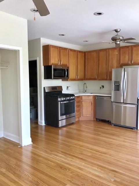 1807 W Cortland St - 2F