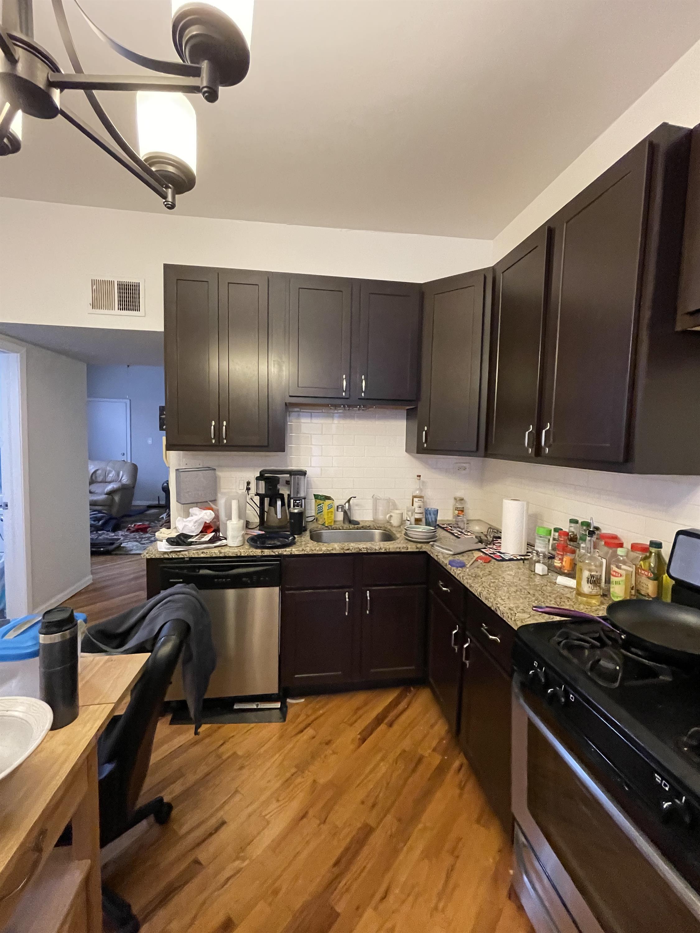 906 North Damen Avenue - 906-2R