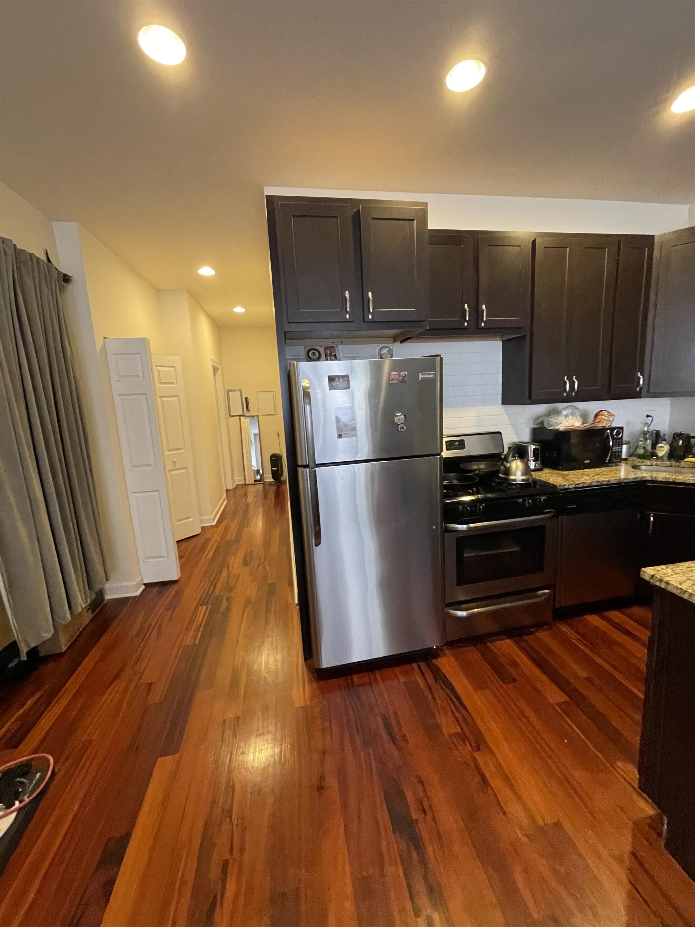 906 North Damen Avenue - 906-1F