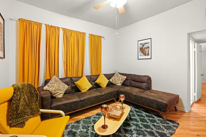 906 North Damen Avenue - 908-1R
